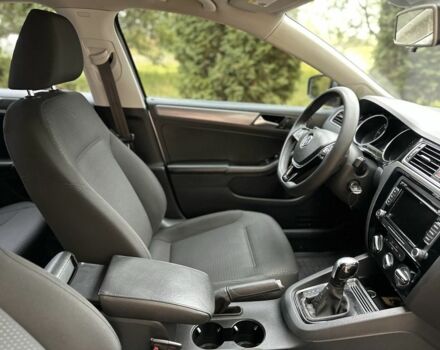 Серый Фольксваген Джетта, объемом двигателя 2 л и пробегом 199 тыс. км за 11500 $, фото 21 на Automoto.ua