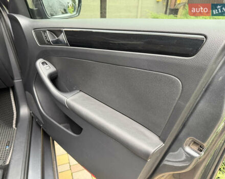 Сірий Фольксваген Джетта, об'ємом двигуна 2 л та пробігом 175 тис. км за 12499 $, фото 52 на Automoto.ua