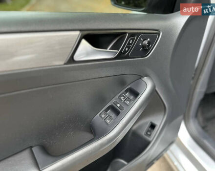 Сірий Фольксваген Джетта, об'ємом двигуна 2 л та пробігом 198 тис. км за 11500 $, фото 26 на Automoto.ua