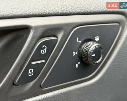 Сірий Фольксваген Джетта, об'ємом двигуна 2 л та пробігом 175 тис. км за 12499 $, фото 26 на Automoto.ua