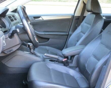 Серый Фольксваген Джетта, объемом двигателя 1.8 л и пробегом 76 тыс. км за 5900 $, фото 5 на Automoto.ua