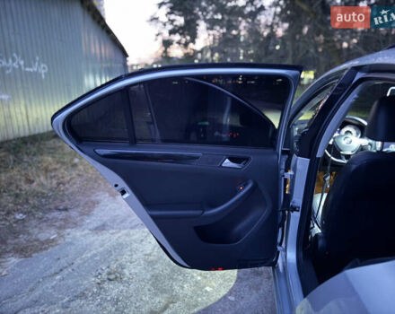 Серый Фольксваген Джетта, объемом двигателя 1.8 л и пробегом 145 тыс. км за 11200 $, фото 17 на Automoto.ua