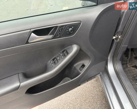 Серый Фольксваген Джетта, объемом двигателя 2 л и пробегом 187 тыс. км за 8500 $, фото 8 на Automoto.ua