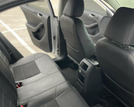 Сірий Фольксваген Джетта, об'ємом двигуна 1.4 л та пробігом 210 тис. км за 9500 $, фото 17 на Automoto.ua