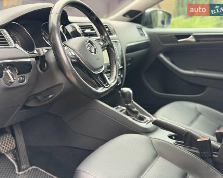 Сірий Фольксваген Джетта, об'ємом двигуна 2 л та пробігом 175 тис. км за 12499 $, фото 32 на Automoto.ua