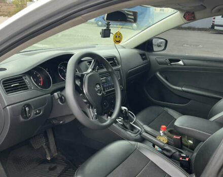 Сірий Фольксваген Джетта, об'ємом двигуна 1.4 л та пробігом 210 тис. км за 9500 $, фото 6 на Automoto.ua