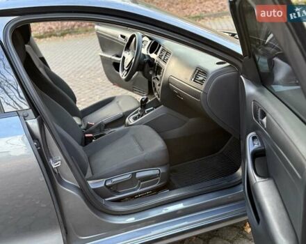 Серый Фольксваген Джетта, объемом двигателя 1.4 л и пробегом 100 тыс. км за 9200 $, фото 102 на Automoto.ua