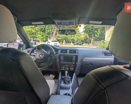 Серый Фольксваген Джетта, объемом двигателя 1.8 л и пробегом 126 тыс. км за 12500 $, фото 5 на Automoto.ua