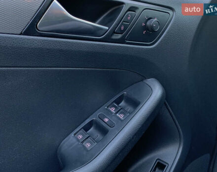 Серый Фольксваген Джетта, объемом двигателя 1.4 л и пробегом 113 тыс. км за 9900 $, фото 13 на Automoto.ua