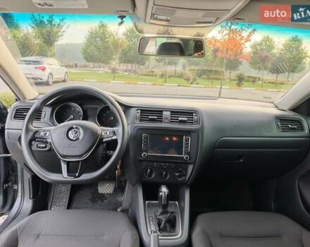 Фольксваген Джетта 2015 в Ирпене на Automoto.ua Серый Фольксваген Джетта, объемом двигателя 1.98 л и пробегом 158 тыс. км за 9500 $, фото 7 на Automoto.ua