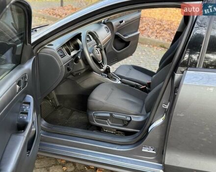 Серый Фольксваген Джетта, объемом двигателя 1.4 л и пробегом 100 тыс. км за 9200 $, фото 88 на Automoto.ua