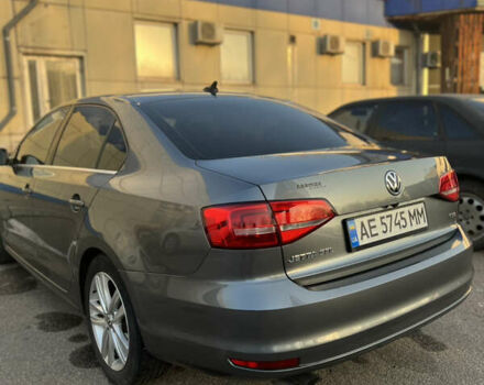 Серый Фольксваген Джетта, объемом двигателя 1.8 л и пробегом 148 тыс. км за 10500 $, фото 7 на Automoto.ua