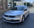 Фольксваген Джетта 2015 в Черновцах на Automoto.ua Серый Фольксваген Джетта, объемом двигателя 2 л и пробегом 310 тыс. км за 9500 $, фото 1 на Automoto.ua