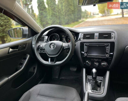 Сірий Фольксваген Джетта, об'ємом двигуна 2 л та пробігом 198 тис. км за 11500 $, фото 42 на Automoto.ua