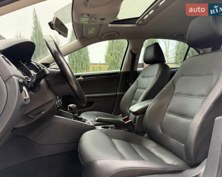 Сірий Фольксваген Джетта, об'ємом двигуна 2 л та пробігом 175 тис. км за 12499 $, фото 36 на Automoto.ua