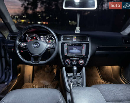 Серый Фольксваген Джетта, объемом двигателя 1.8 л и пробегом 145 тыс. км за 11200 $, фото 19 на Automoto.ua