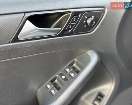 Серый Фольксваген Джетта, объемом двигателя 1.4 л и пробегом 100 тыс. км за 9200 $, фото 84 на Automoto.ua