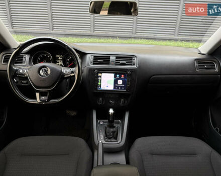 Серый Фольксваген Джетта, объемом двигателя 1.8 л и пробегом 123 тыс. км за 10000 $, фото 12 на Automoto.ua