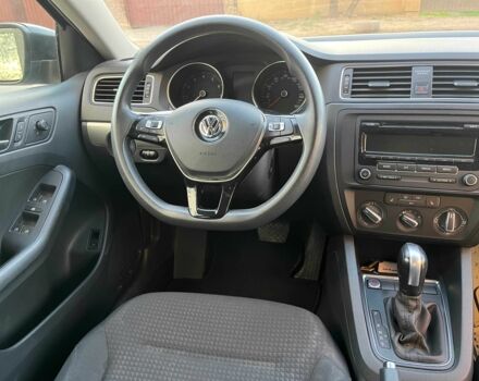 Серый Фольксваген Джетта, объемом двигателя 1.8 л и пробегом 47 тыс. км за 10467 $, фото 2 на Automoto.ua