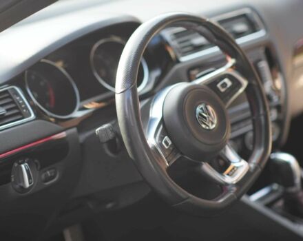 Серый Фольксваген Джетта, объемом двигателя 2 л и пробегом 99 тыс. км за 12000 $, фото 11 на Automoto.ua