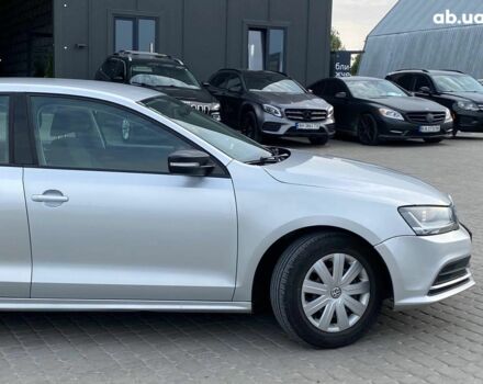 Серый Фольксваген Джетта, объемом двигателя 1.4 л и пробегом 74 тыс. км за 9590 $, фото 4 на Automoto.ua
