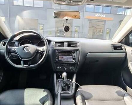 Серый Фольксваген Джетта, объемом двигателя 1.8 л и пробегом 143 тыс. км за 11500 $, фото 13 на Automoto.ua