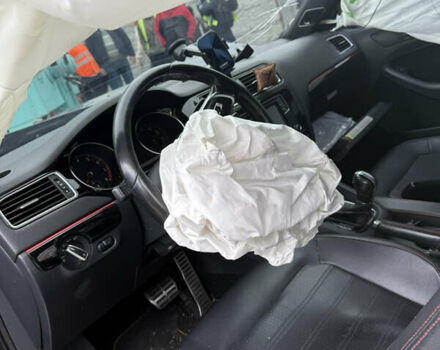 Серый Фольксваген Джетта, объемом двигателя 2 л и пробегом 137 тыс. км за 6000 $, фото 4 на Automoto.ua