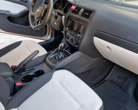 Серый Фольксваген Джетта, объемом двигателя 2 л и пробегом 229 тыс. км за 8900 $, фото 6 на Automoto.ua