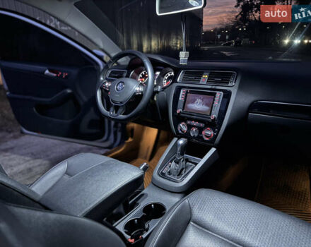 Серый Фольксваген Джетта, объемом двигателя 1.8 л и пробегом 145 тыс. км за 11200 $, фото 22 на Automoto.ua