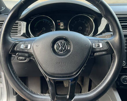 Серый Фольксваген Джетта, объемом двигателя 1.39 л и пробегом 130 тыс. км за 12500 $, фото 14 на Automoto.ua