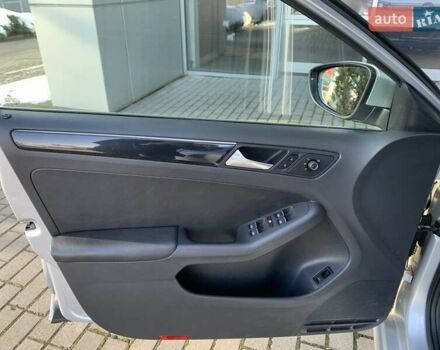 Сірий Фольксваген Джетта, об'ємом двигуна 1.6 л та пробігом 144 тис. км за 13000 $, фото 12 на Automoto.ua