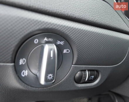 Серый Фольксваген Джетта, объемом двигателя 1.4 л и пробегом 110 тыс. км за 12800 $, фото 25 на Automoto.ua