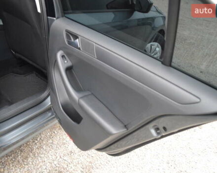 Серый Фольксваген Джетта, объемом двигателя 1.4 л и пробегом 110 тыс. км за 12800 $, фото 13 на Automoto.ua