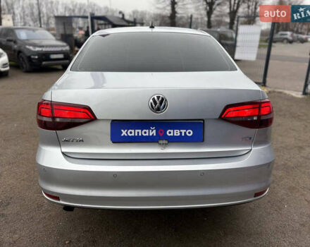 Серый Фольксваген Джетта, объемом двигателя 1.6 л и пробегом 190 тыс. км за 12500 $, фото 5 на Automoto.ua