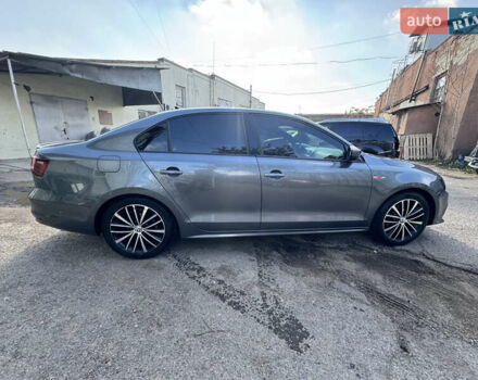 Серый Фольксваген Джетта, объемом двигателя 1.8 л и пробегом 119 тыс. км за 12000 $, фото 5 на Automoto.ua