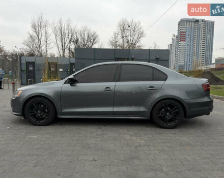 Серый Фольксваген Джетта, объемом двигателя 1.8 л и пробегом 237 тыс. км за 10300 $, фото 3 на Automoto.ua