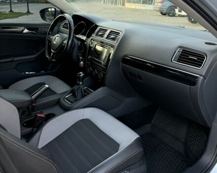 Серый Фольксваген Джетта, объемом двигателя 1.6 л и пробегом 90 тыс. км за 12000 $, фото 11 на Automoto.ua