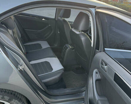 Сірий Фольксваген Джетта, об'ємом двигуна 1.6 л та пробігом 161 тис. км за 11500 $, фото 3 на Automoto.ua