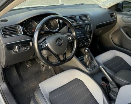 Серый Фольксваген Джетта, объемом двигателя 1.6 л и пробегом 90 тыс. км за 12000 $, фото 8 на Automoto.ua