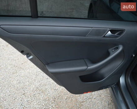 Серый Фольксваген Джетта, объемом двигателя 1.4 л и пробегом 110 тыс. км за 12800 $, фото 9 на Automoto.ua