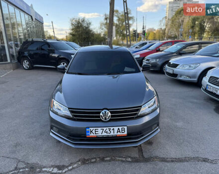 Фольксваген Джетта 2016 в Запорожье на Automoto.ua Серый Фольксваген Джетта, объемом двигателя 1.8 л и пробегом 210 тыс. км за 9999 $, фото 1 на Automoto.ua