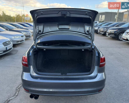 Фольксваген Джетта 2016 в Запорожье на Automoto.ua Серый Фольксваген Джетта, объемом двигателя 1.8 л и пробегом 210 тыс. км за 9999 $, фото 14 на Automoto.ua