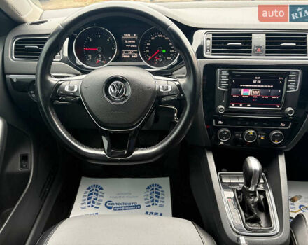 Серый Фольксваген Джетта, объемом двигателя 1.6 л и пробегом 190 тыс. км за 12500 $, фото 9 на Automoto.ua