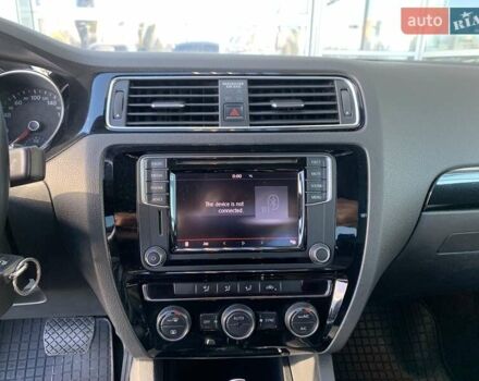 Сірий Фольксваген Джетта, об'ємом двигуна 1.6 л та пробігом 144 тис. км за 13000 $, фото 18 на Automoto.ua