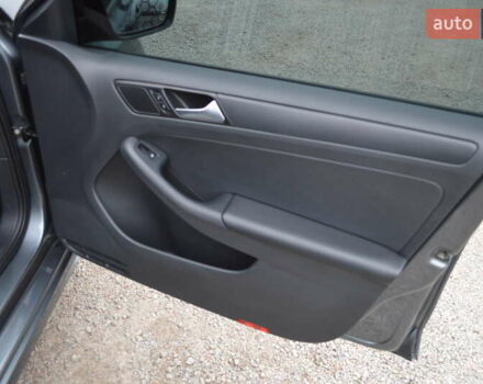 Серый Фольксваген Джетта, объемом двигателя 1.4 л и пробегом 110 тыс. км за 12800 $, фото 16 на Automoto.ua