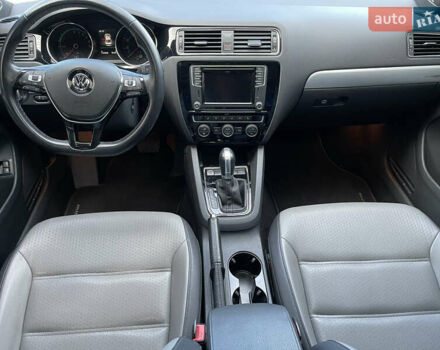 Серый Фольксваген Джетта, объемом двигателя 1.39 л и пробегом 130 тыс. км за 12500 $, фото 11 на Automoto.ua