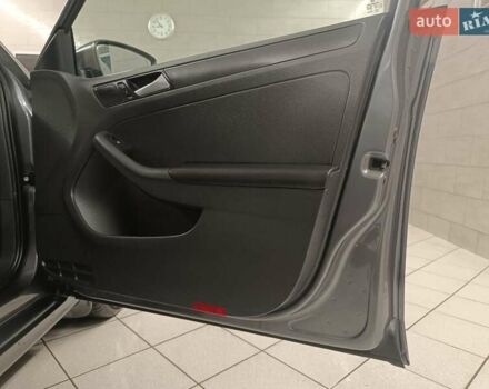 Серый Фольксваген Джетта, объемом двигателя 1.39 л и пробегом 165 тыс. км за 11200 $, фото 22 на Automoto.ua