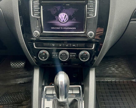 Серый Фольксваген Джетта, объемом двигателя 1.6 л и пробегом 224 тыс. км за 11500 $, фото 7 на Automoto.ua