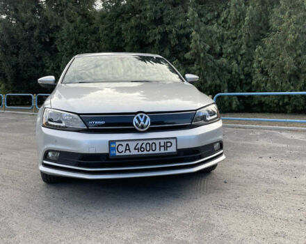 Серый Фольксваген Джетта, объемом двигателя 1.39 л и пробегом 130 тыс. км за 12500 $, фото 1 на Automoto.ua