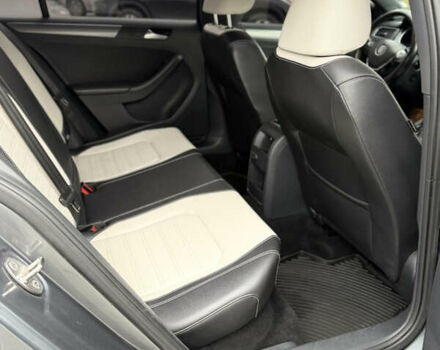 Серый Фольксваген Джетта, объемом двигателя 1.8 л и пробегом 237 тыс. км за 10300 $, фото 16 на Automoto.ua